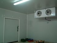 فضای ذخیره سازی سرد برای ماهی و آب سرد در فریزر چیلر