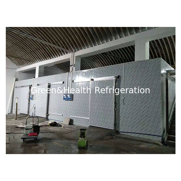 اتاق سردخانه قابل تنظیم در اندازه‌ها و محدوده‌های دمایی مختلف برای نیازهای فردی شما موجود است.